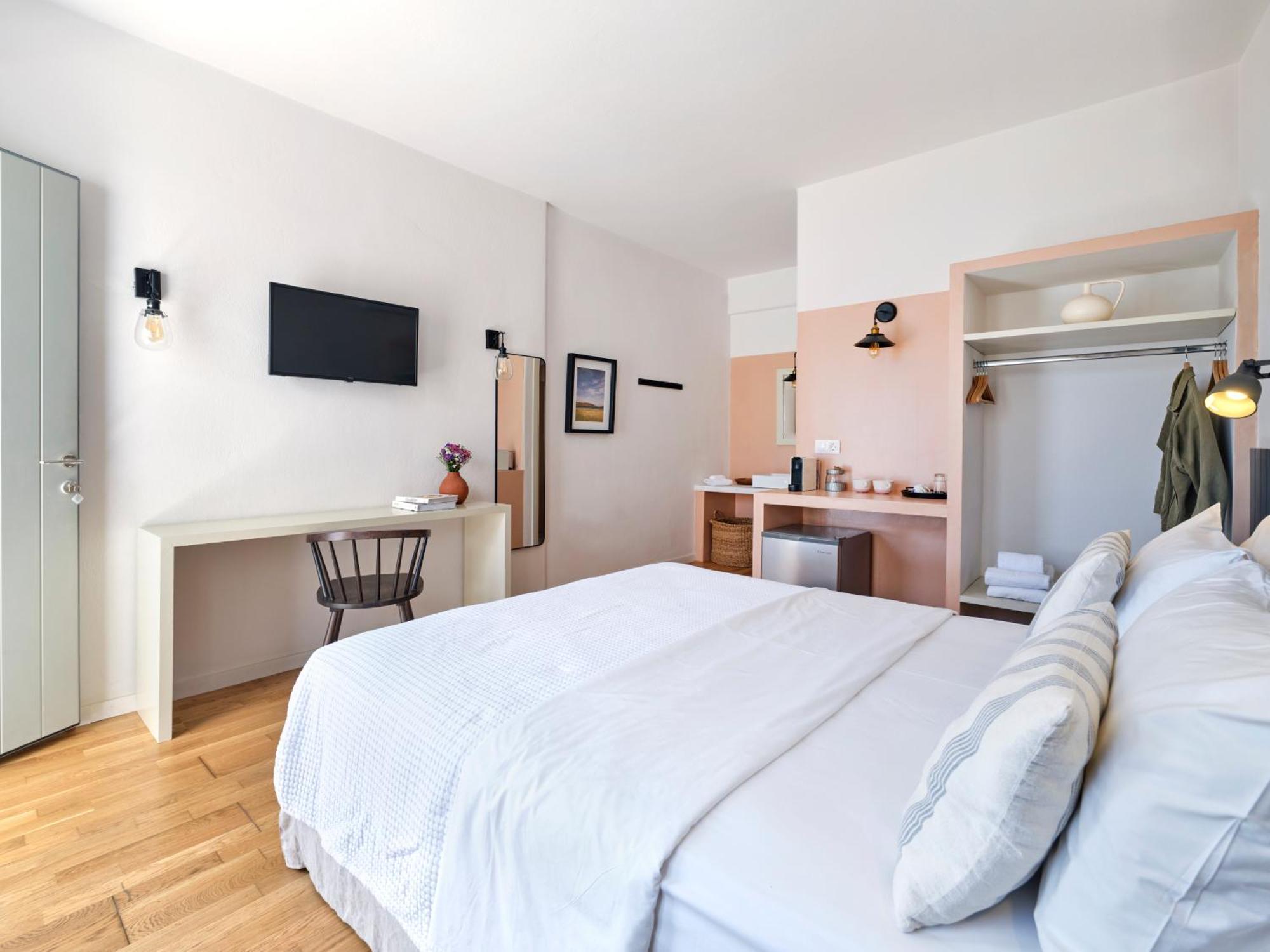 Magoo Suites Logaras Eksteriør billede