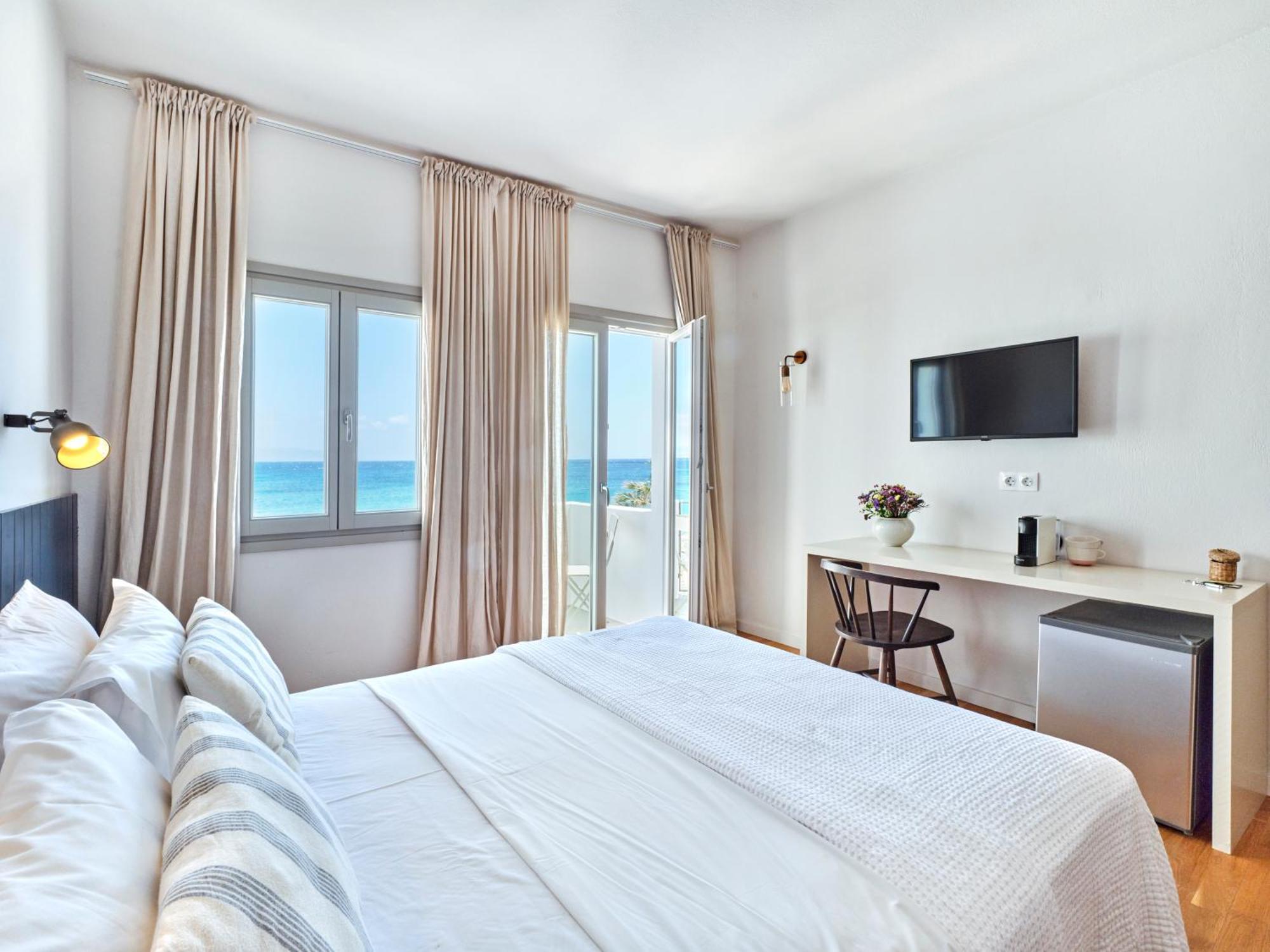Magoo Suites Logaras Eksteriør billede