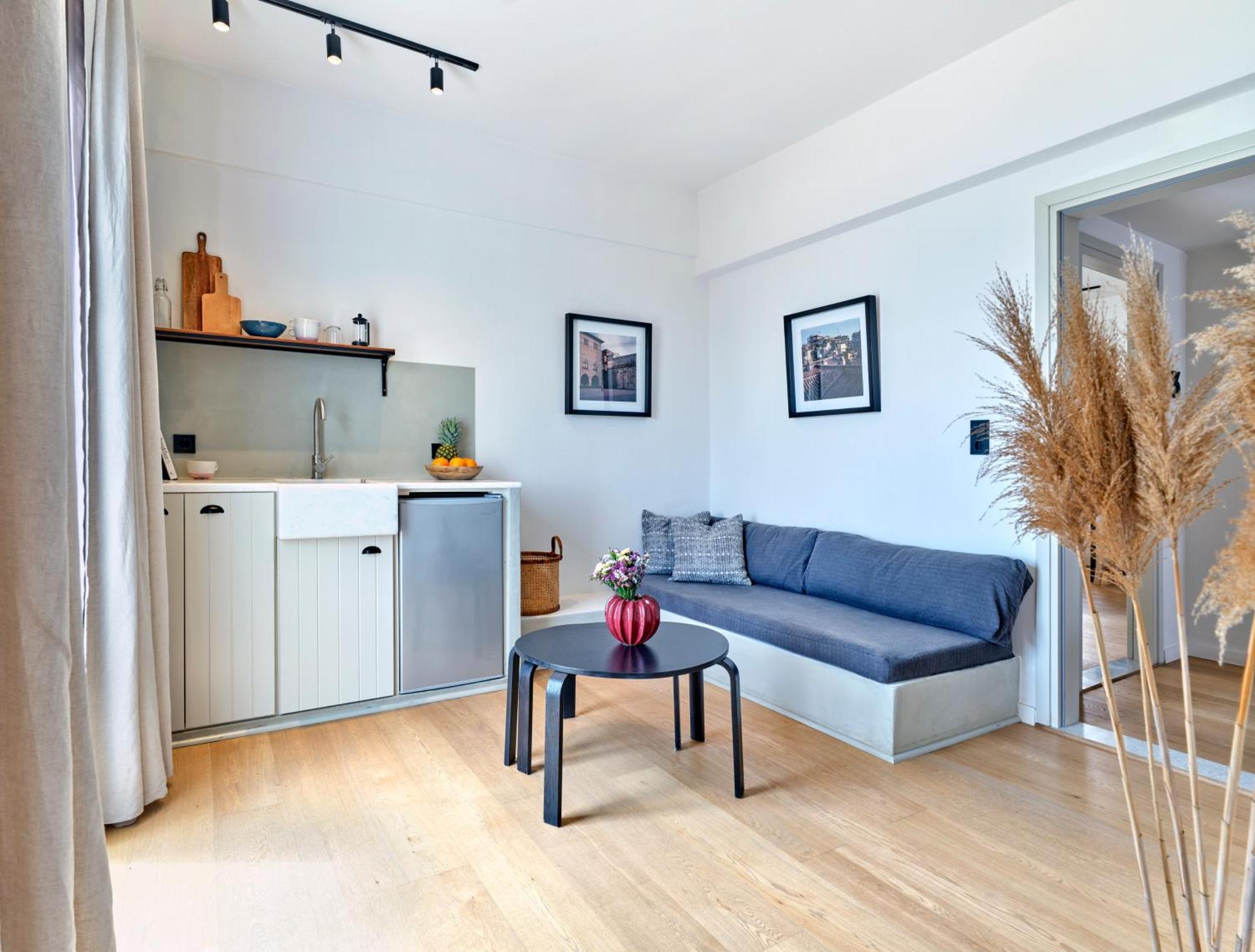 Magoo Suites Logaras Eksteriør billede