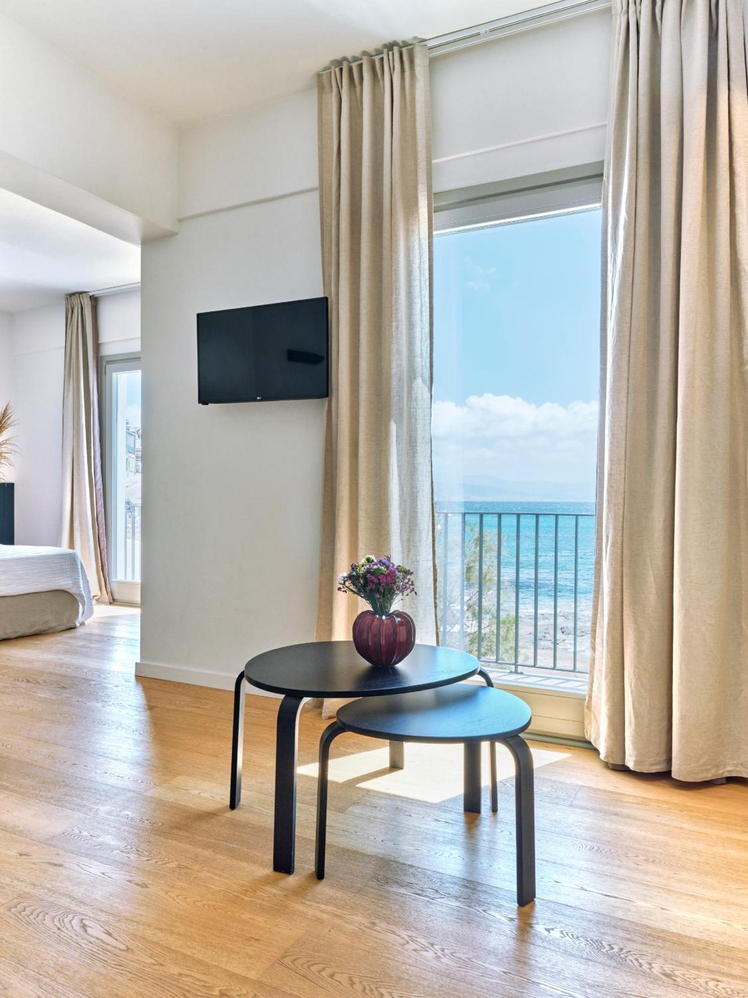 Magoo Suites Logaras Eksteriør billede